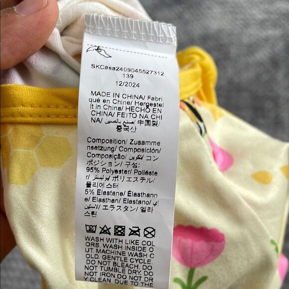 SHEIN Yellow and White Footies One Piece with Full-Length Legs - Picture 5 of 5